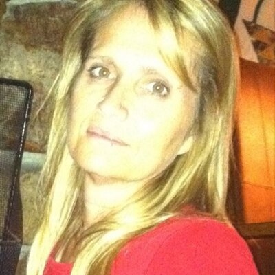 Profile Picture of Julie Alba (@Julesmelane) on Twitter