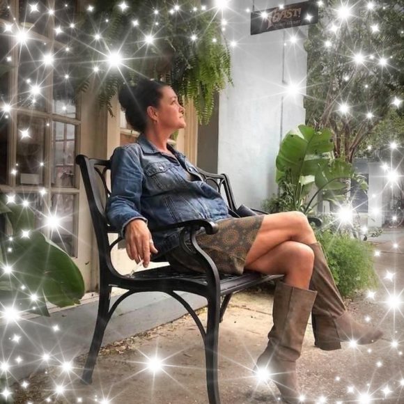 Profile Picture of Jennifer Klees (@jamminjenny) on Poshmark