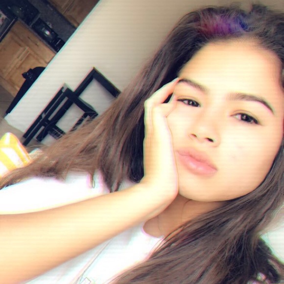 Profile Picture of Paola Llaneza (@paolallaneza) on Poshmark