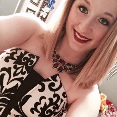 Profile Picture of Angel Wolfe (@angelblue2015) on Twitter
