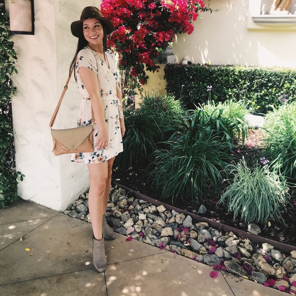 Profile Picture of Marisa Claudy (@marisaclaudy) on Poshmark