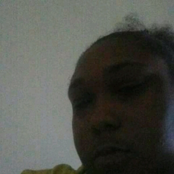 Profile Picture of Ashley Houchens (@ashleyh1mj) on Poshmark