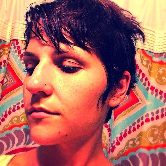 Profile Picture of Aimee Davidson (@whoopinga) on Poshmark