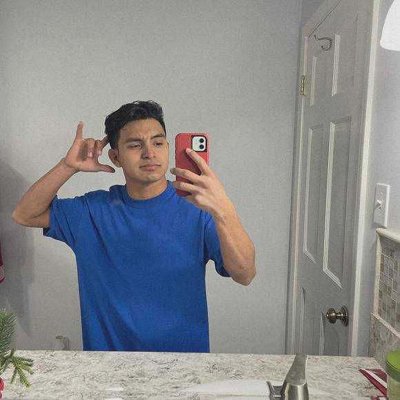 Profile Picture of Alpirez Alpirez (@alpirezalpirez) on Poshmark