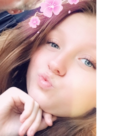Profile Picture of Hydee Boeshans (@twix8780) on Poshmark