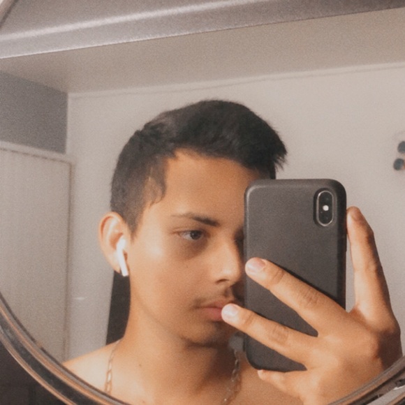 Profile Picture of Daniel Olvera (@playboidanny) on Poshmark