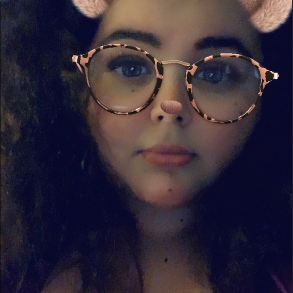 Profile Picture of Samantha Alarcon (@alarconsam000) on Poshmark