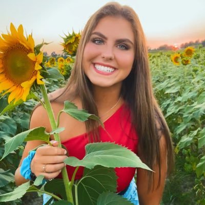 Profile Picture of Amanda Holt (@amaholt) on Twitter