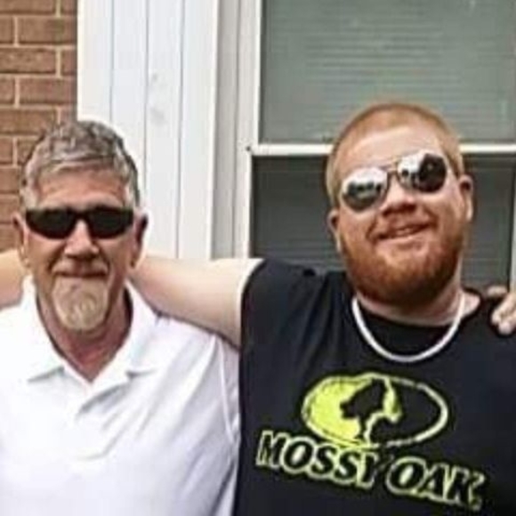 Profile Picture of Marshall Dills (@reddills92) on Poshmark