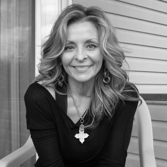 Profile Picture of Cheryl Pompeo (@cap1919) on Poshmark