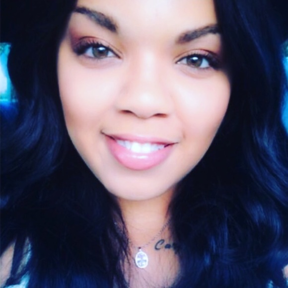 Profile Picture of Chanea Brown (@chabro1) on Poshmark