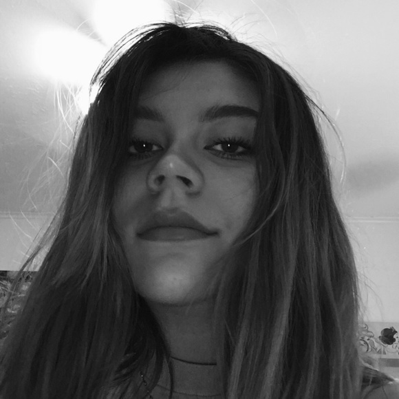 Profile Picture of Eunice Munoz (@eunicemunoz) on Poshmark