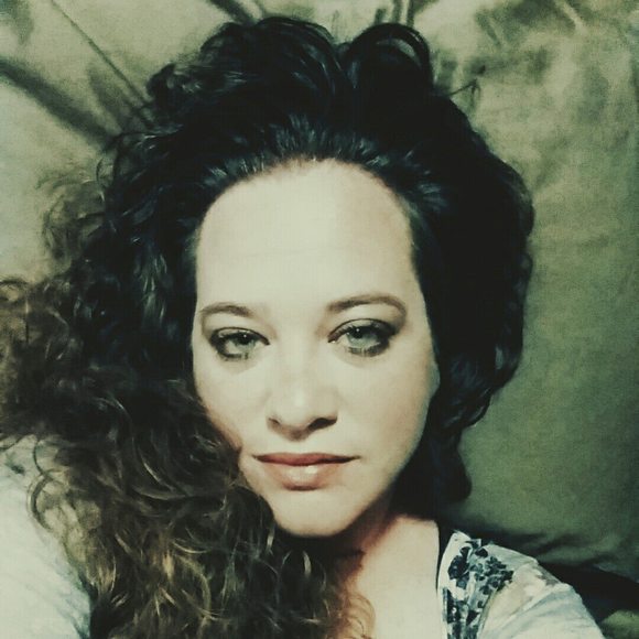 Profile Picture of Mandy Grimes (@mandy_grimes) on Poshmark