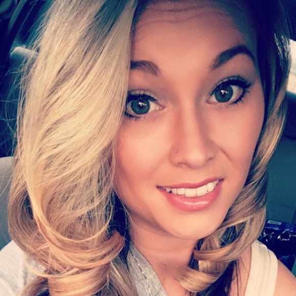 Profile Picture of Megan Stainback (@mlynettest) on Poshmark