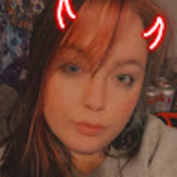 Profile Picture of Kirstyn Yosick (@kirstynyosick) on Poshmark