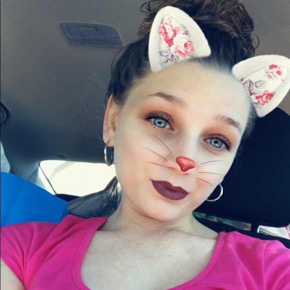 Profile Picture of Charliann Perkert (@charliann95) on Poshmark