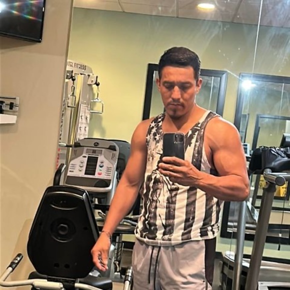 Profile Picture of Jorge armando Terrones gil (@terronesjr13) on Poshmark