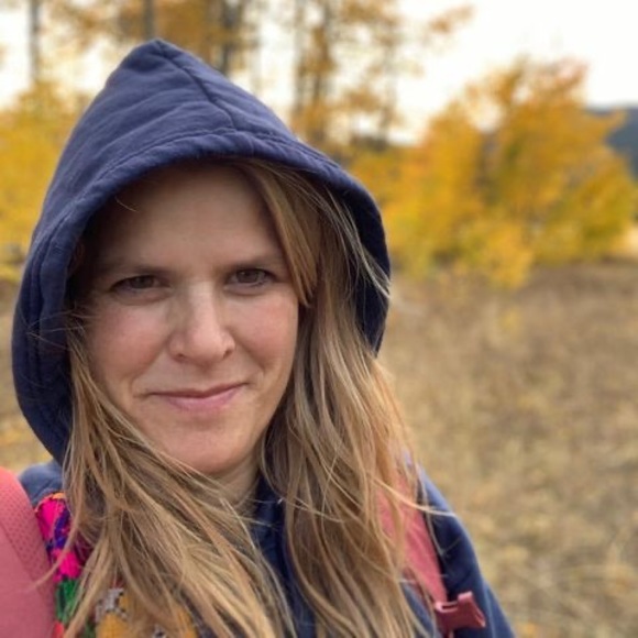 Profile Picture of Sarah z. Adams (@saritarain) on Poshmark