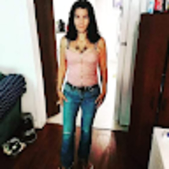 Profile Picture of Daniella Settecase (@daniellasetteca) on Poshmark