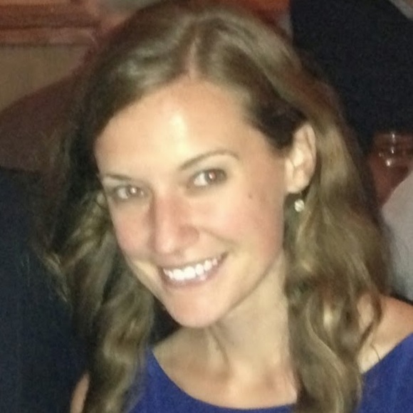Profile Picture of Stephanie Irvine (@s_irvine) on Poshmark
