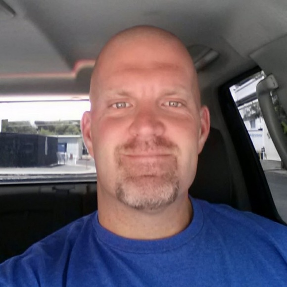 Profile Picture of Brian Van hook (@brianvanhook) on Poshmark