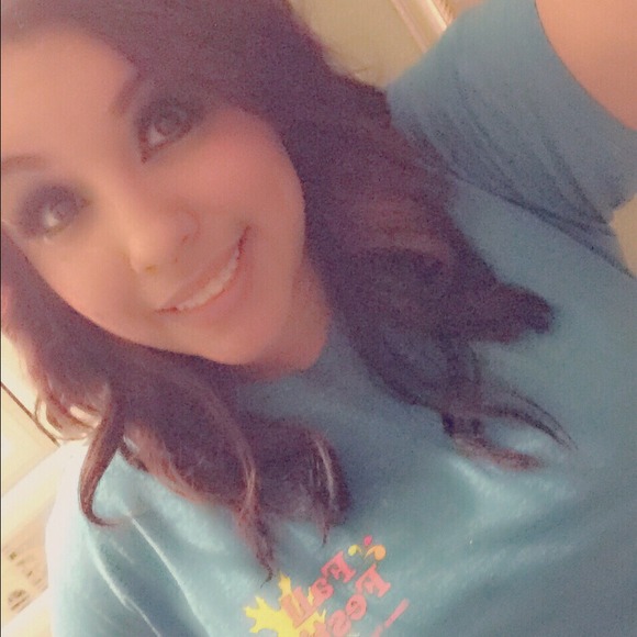 Profile Picture of Joely Jaquez (@joelyjay) on Poshmark