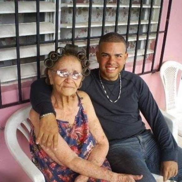 Profile Picture of Joe Velazquez (@joevelazquez732) on Poshmark