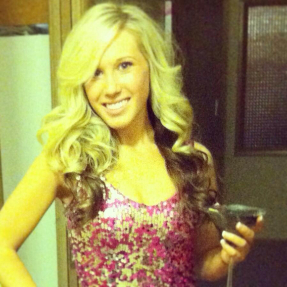 Profile Picture of Taylor Daldegan (@taylormay) on Poshmark