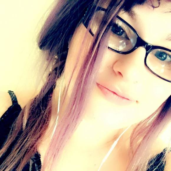 Profile Picture of Kaylin maire Liercke (@kliercke) on Poshmark