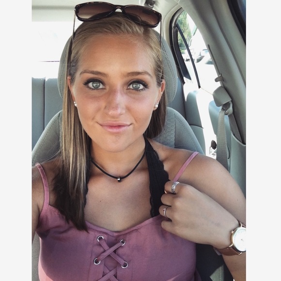 Profile Picture of Jamie Kasiewicz (@jamiekasiewicz) on Poshmark