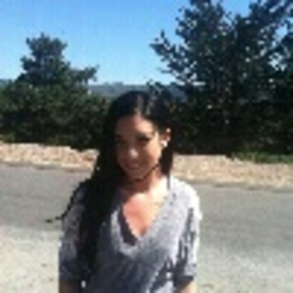 Profile Picture of Danielle Woodbridge (@dwoodbridge408) on Poshmark