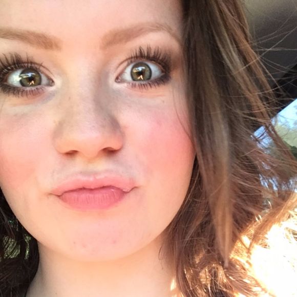 Profile Picture of Emma Chvala (@emmachvala) on Poshmark