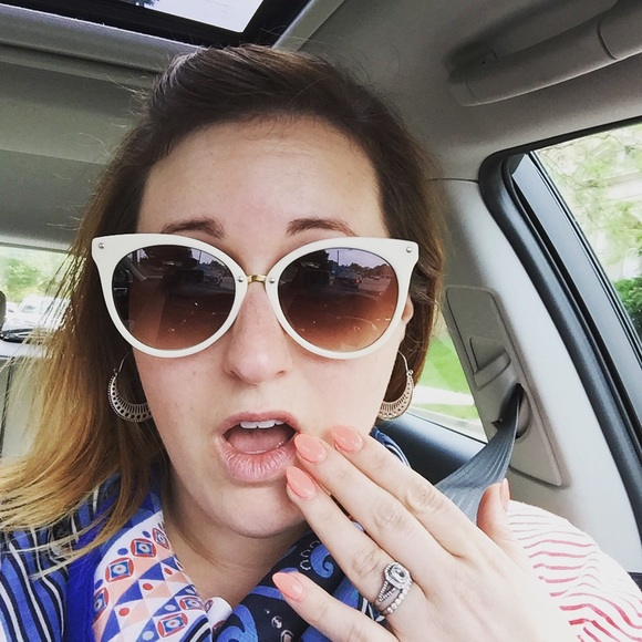 Profile Picture of Rachel Arbit (@crumbsandanchor) on Poshmark