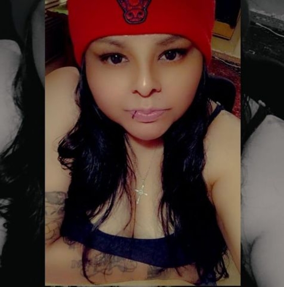 Profile Picture of Danielle Platero (@danielleplatero) on Poshmark