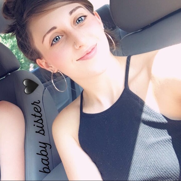 Profile Picture of Abby Presnell (@abbypresnell) on Poshmark