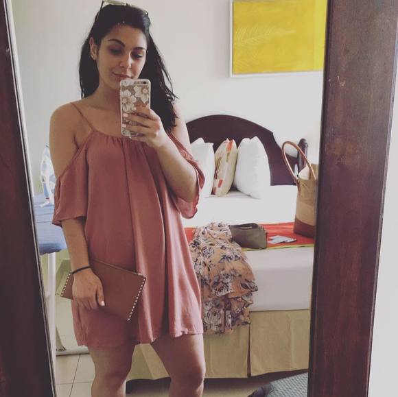 Profile Picture of Emily Eanniello (@emilyenlo) on Poshmark