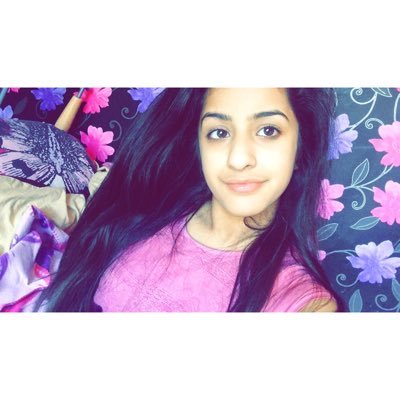 Profile Picture of Zainab Sharif (@zainabsharif100) on Twitter