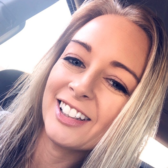Profile Picture of Christy Coover (@christycoover) on Poshmark