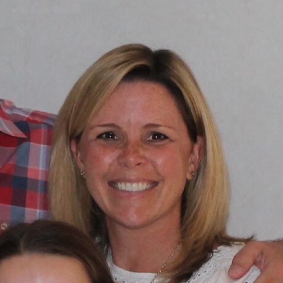 Profile Picture of Carrie Meier (@cmeier74) on Poshmark