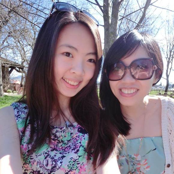 Profile Picture of Ling-i Hsu (@lingi122) on Poshmark