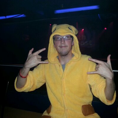 Profile Picture of John Chalmers (@weejohn9) on Twitter