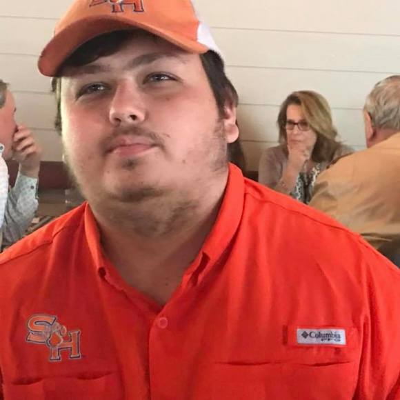 Profile Picture of Tyler Bezner (@tylerbezner) on Poshmark