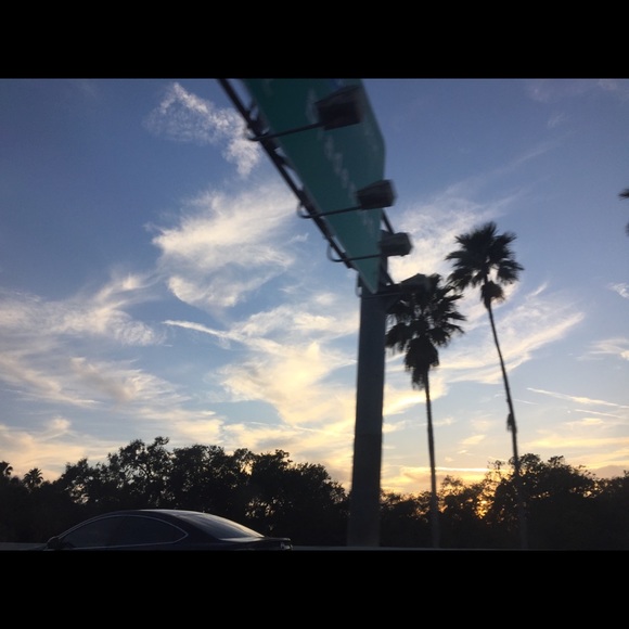 Profile Picture of Lorryn Beck (@lorrynb123) on Poshmark