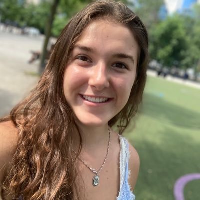 Profile Picture of Carly Beard (@_carlybeard) on Twitter