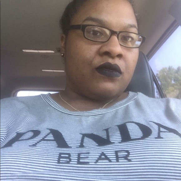 Rosalyn Hunter - Poshmark Profile Picture of Rosalyn Hunter (@rh44275) on Poshmark