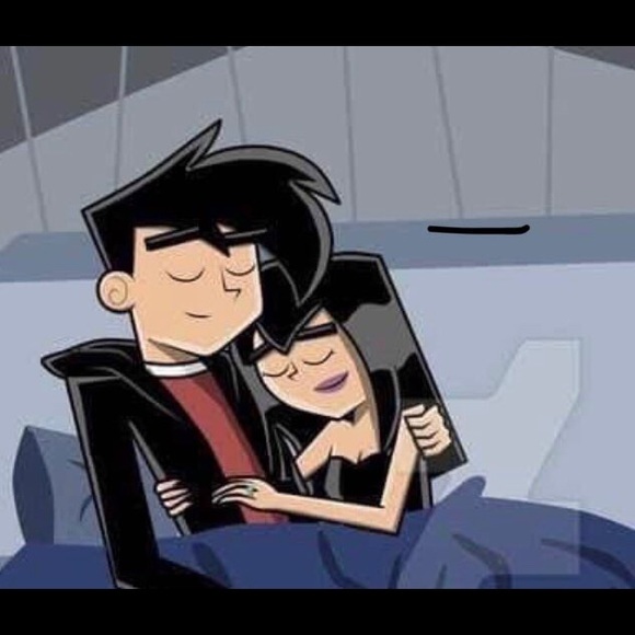 Profile Picture of Paulina Loera (@paulinal_13) on Poshmark