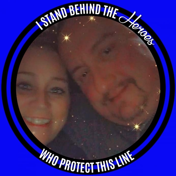 Profile Picture of Samantha Mccloud (@hotmama1975) on Poshmark