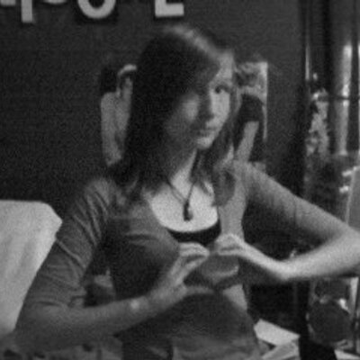 Profile Picture of Claire McComb (@mizzz_claire) on Twitter