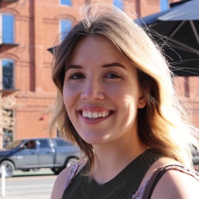 Profile Picture of Julia Noel (@JuliaNoel1) on Twitter