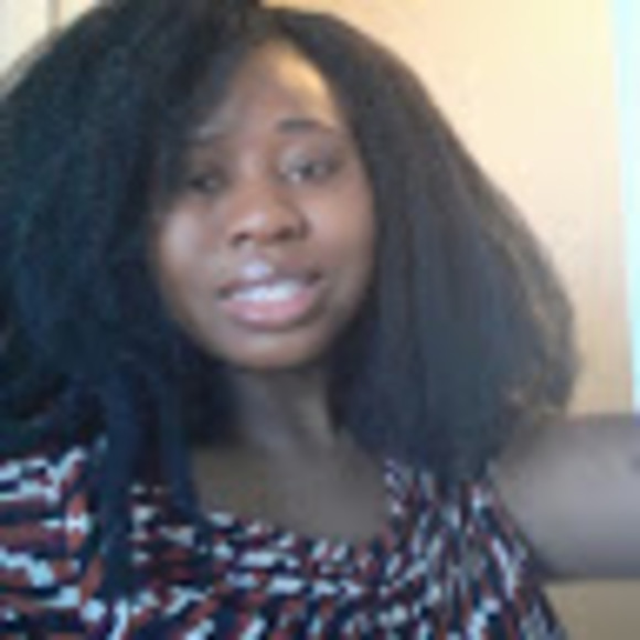 Profile Picture of Caroline Chandie (@carochandie) on Poshmark